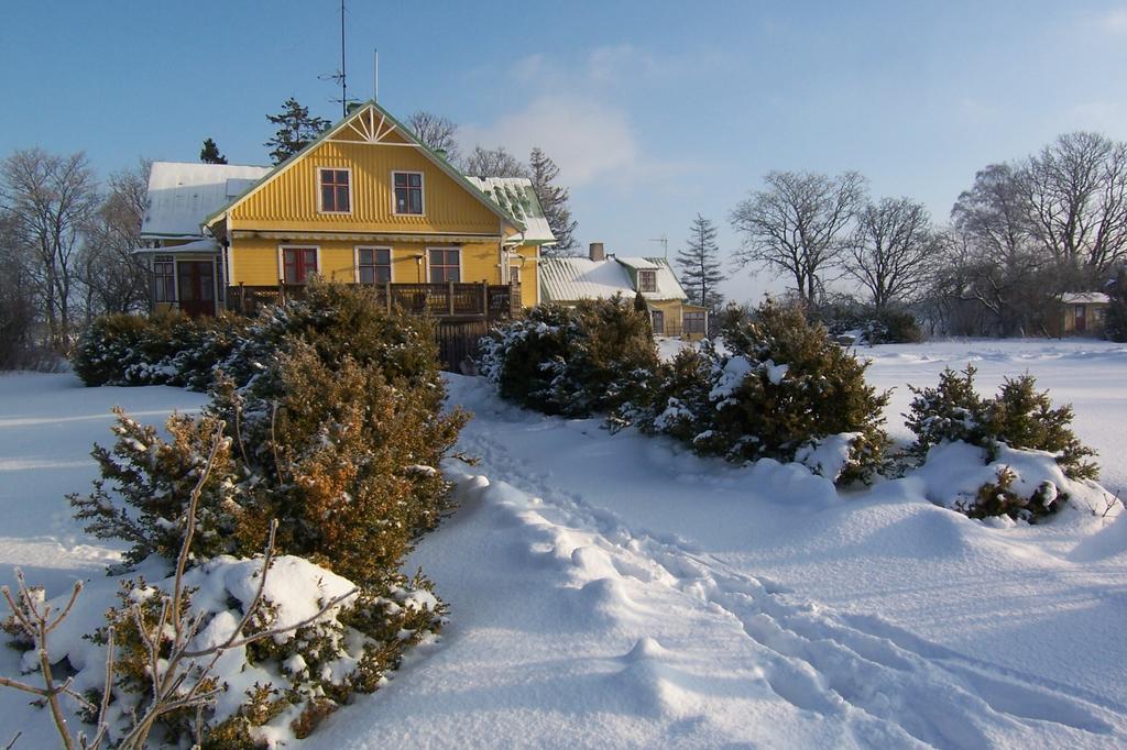 Änggårde B&B Huse Exteriör bild